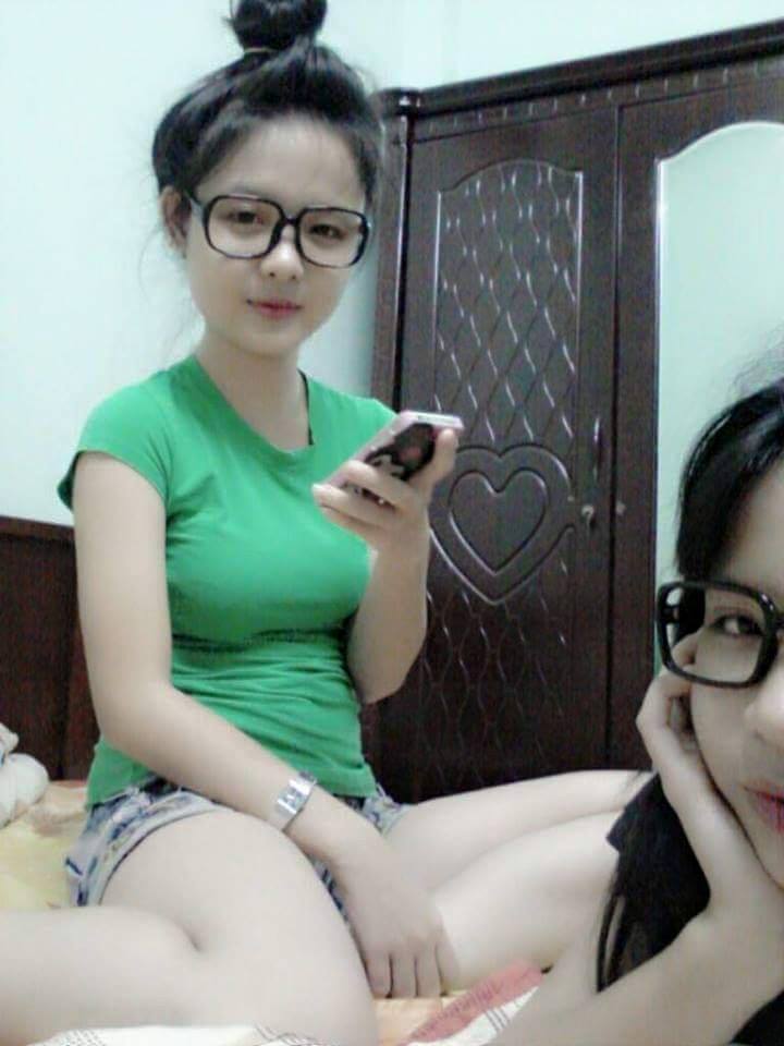 Hình Ảnh Cô Gái Bên Hoa Sen Bí Ẩn Quyến Rũ Làm Say Đắm Lòng Người Qua Từng Khoảnh Khắc