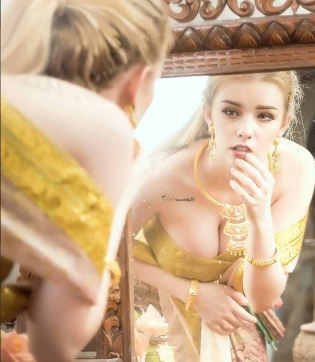 Tuyển Chọn Hình Ảnh Gái Bikini Vẻ Đẹp Trong Trẻo Khiến Trái Tim Xao Xuyến
