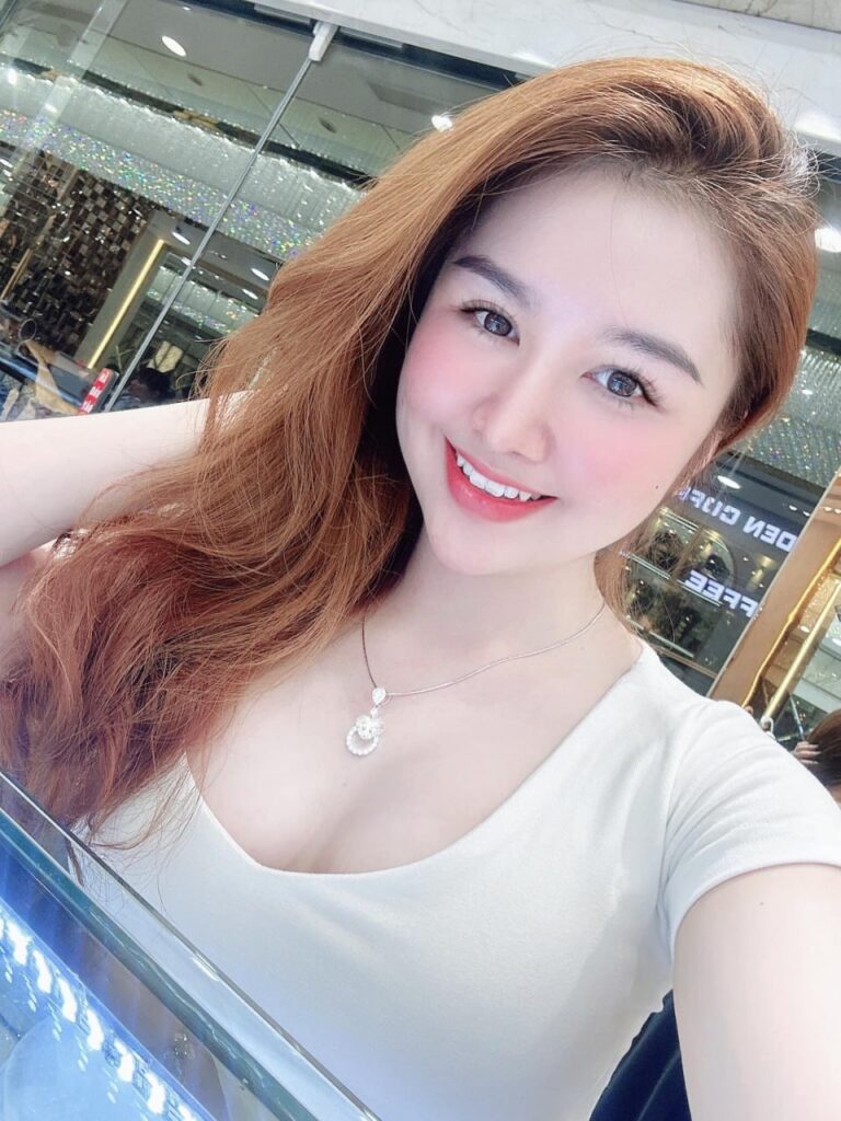 Ảnh Con Gái 13 Tuổi Đẹp Che Mặt Khám Phá Vẻ Đẹp Quyến Rũ Và Nghệ Thuật Chụp Ảnh Mùa Hè