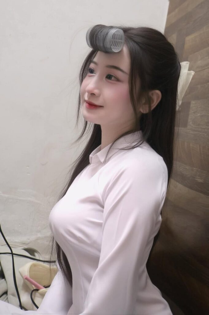 Ảnh Gái Xinh Có Răng Khểnh Khám Phá Nghệ Thuật, Xã Hội Và Đời Sống Trong Thế Giới Số Hiện Đại